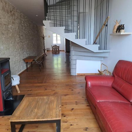 Maison De Charme Spacieuse, Terrasse Et Vue Sur La Place Monflanquin Esterno foto