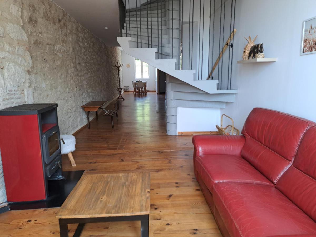 Maison De Charme Spacieuse, Terrasse Et Vue Sur La Place Monflanquin Esterno foto